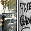 &bdquo;Free Gaza&ldquo; &ndash; frisch gesprüht auf eine Hausmauer. Hinter diesem Kampfruf stecken arabische Unterstützer der Hamas.