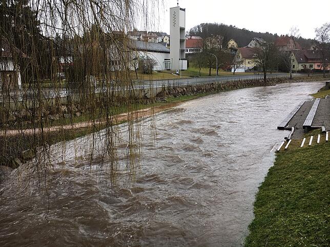 Auch die Brändbachterrassen liegen zum Teil schon unter Wasser.