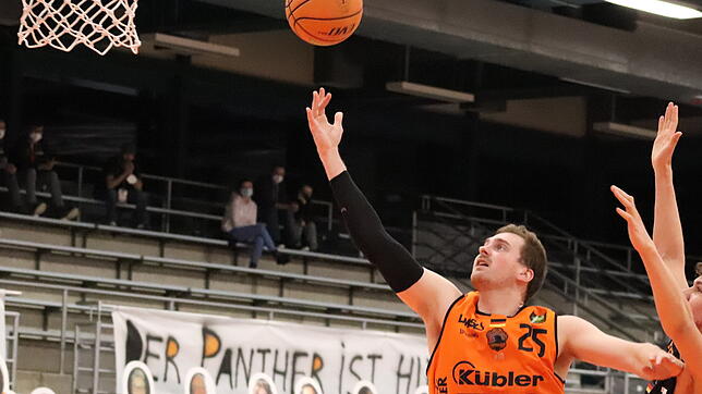 Center gefordert: Robin Jorch ist wieder mit von der Partie und soll sich als größter Spieler im Panthers-Team beim chronisch schwachen ...