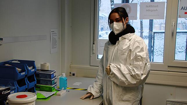 Ipek Kücük in einer ihrer Teststationen (Archivbild). Sie betreibt vier Corona-Testzentren im Landkreis Waldshut und weiß, worauf man ...