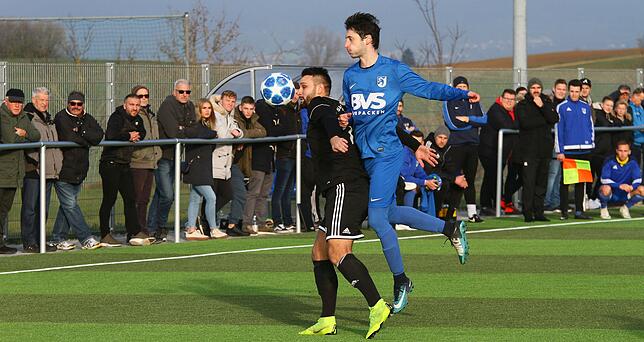 Bild 18: Tabellenführer SV 08 Laufenburg siegt 5:2 beim Verfolger FC Erzingen und wir haben die Bilder
