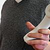 Der Weiße Ring warnt vor Betrügern, die sich am Telefon als Verwandte ausgeben und nach Geld für eine Corona-Behandlung fragen.