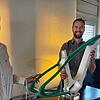 Weber-Fibertech-Geschäftsführer Friedbert Schmitt (links) und Florian Bühler, zuständig für Vertrieb und Marketing, zeigen den in ...