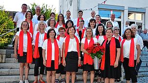 Die Schola Weilheim begeistert mit einem Konzert in der Kirche Peter und Paul in Weilheim. Dirigentin ist Linda Hilpert (vorn, Zweite ...