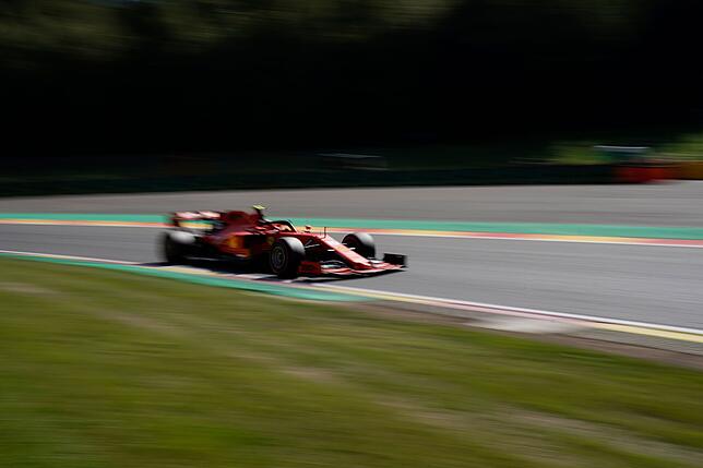 Bis zu 350 Stundenkilometer erreichen die Boliden in Monza.