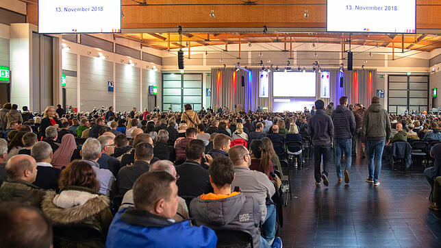 Rund 4000 MTUler waren in die Messe gekommen, um bei der Betriebsversammlung dabei zu sein. Im Mittelpunkt standen die Sorgen um einen ...