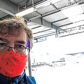 Unser Sportchef Ralf Mittmann berichtet seit dem ersten Bundesliga-Aufstieg der Breisgauer 1993 aus Freiburg. Mit SC-Freiburg-Mundschutz ...