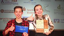 Konnten ihren deutlichen Sieg zur Mannschaft des Jahres kaum fassen: Die Hip-Hopper Ramon Espinosa und Lea Marie Pollini der Tanzschule ...