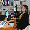 Giovanna Ratini, Gründerin des Start-ups Proximo-WSD, das die App entwickelt und herausgebracht hat, an ihrem Arbeitsplatz.
