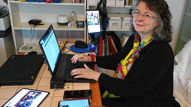Giovanna Ratini, Gründerin des Start-ups Proximo-WSD, das die App entwickelt und herausgebracht hat, an ihrem Arbeitsplatz.
