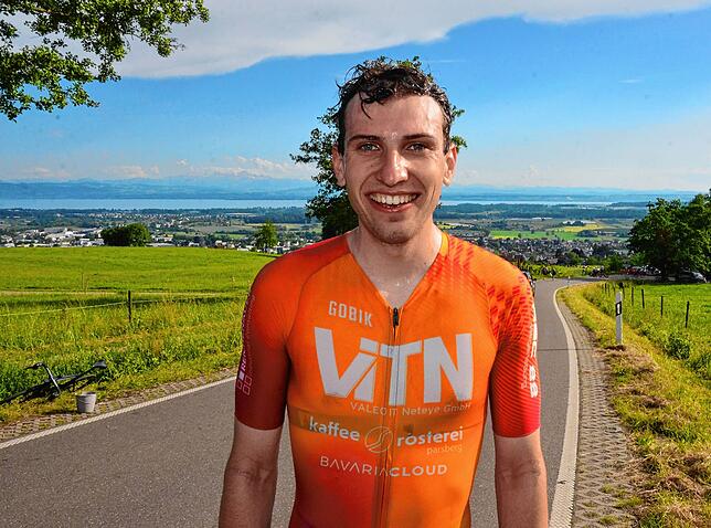Erschöpft, aber glücklich: Bastian Dietl hat die Markdorfer Königsetappe gewonnen.