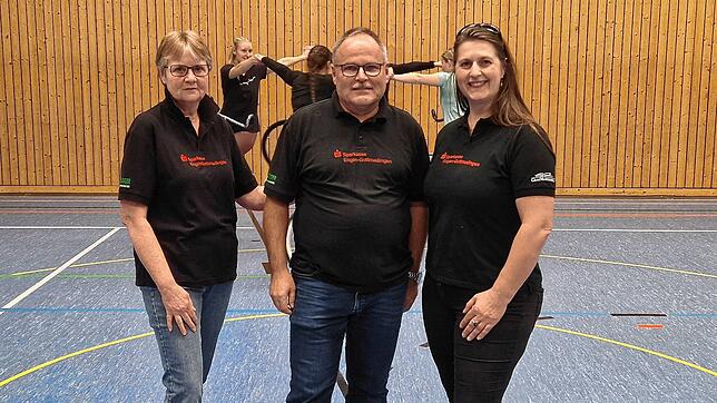 Petra Wiedenmaier, Vorsitzende beim RMSV Edelweiß Aach, der stille Star Wilfried Schwarz und Trainerin Katja Gaißer (von links).