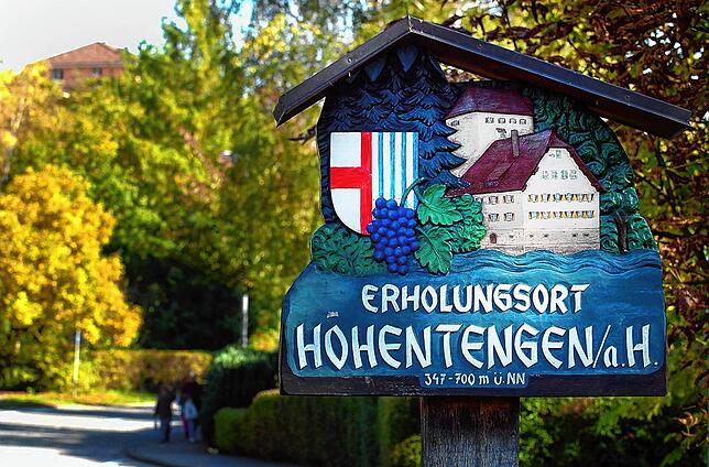 Ein Ortschaftstafel von Hohentengen am Hochrhein. Der Ort liegt in direkter Nachbarschaft des geplanten Schweizer Endlagers.