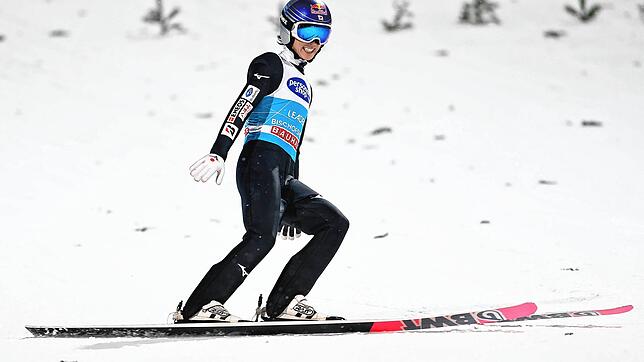 Der Japaner Ryoyu Kobayashi ist zum dritten Mal Gesamtsieger bei der Vierschanzentournee.
