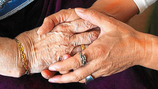 Die Teilnehmer des Runden Tischs zur Pflegekonferenz suchen gemeinsam nach guten Lösungen für ein gelingendes Leben im Alter.