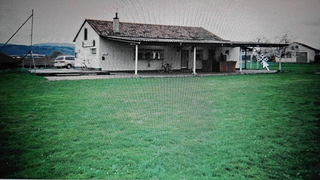 Das Bild zeigt das alte Sportheim des Sportvereins Herten an der Augster Straße, das in den Jahren 1952 bis 1955 in Eigenleistung erbaut ...
