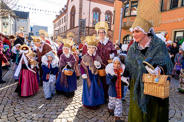 Bild 29: Bilder vom großen Kinderumzug in VS-Villingen am Schmotzigen &ndash; Teil 3