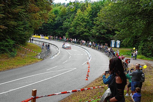 An die 125 Teilnehmer gingen bei der Eggberg Klassik in ihren herrlichen Fahrzeugen an den Start.