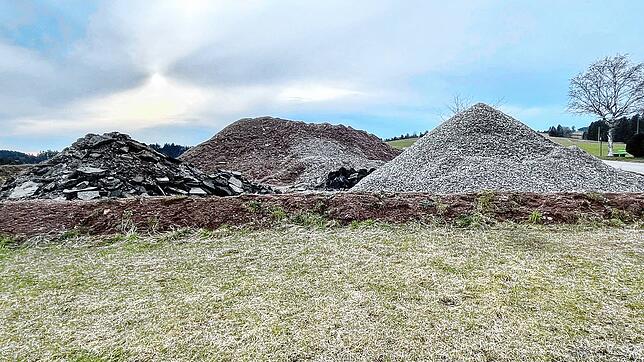 Das ausgebaute Material ist mit Schadstoffen belastet. Bild: Stefan Pichler