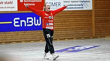 Allensbachs Torhüterin Bettina Woike feiert einen Treffer ihres Teams.