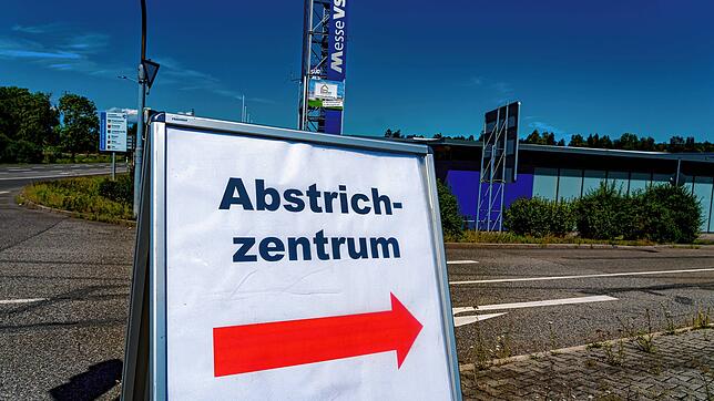 Die Corona-Abstrichstelle war über ein Jahr lang in Schwenningen in Betrieb. Zuerst am Messegelände, dann auf der Hallerhöhe.