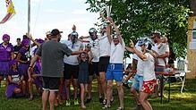 Bild : Radolfzell: Rein ins Boot und gleich ins Wasser: Das Großkanadierrennen 2025 in Bildern