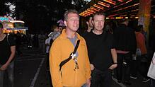 Bis tief in die Nacht auf Streife über die Seehasen-Festmeile: Peter Miller (links) und Rolf Salzwedel von der Friedrichshafener Polizei.