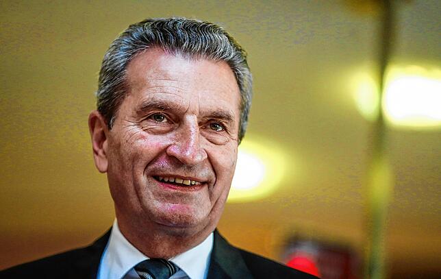 1986 kam der spätere Ministerpräsident Günther Oettinger (CDU) nach Hubertshofen. Er begutachtete bei Donaueschingen eine Aktion des ...