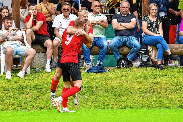 Bild 3: FC Hochrhein steigt in die Bezirksliga auf – und wir haben Bilder!