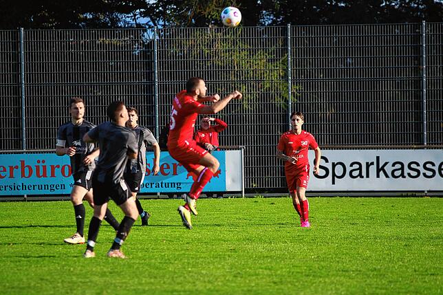 Bild 5: SV Jestetten gewinnt Kellerduell beim FC Hochrhein – und wir haben Bilder!