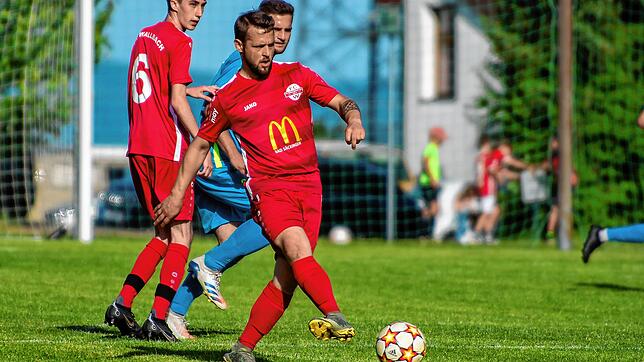 Er bleibt cool: Dan Stengritt (hier ein Archivbild) vom FC Wallbach sorgte mit seinem Treffer zum 2:0 für den Endstand und sicherte ...