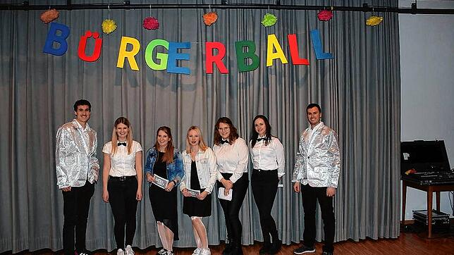 Das Programmteam des Bürgerballs der Guggemusik (von links): Tim Schell, Franziska Kastl, Rebecca Straub-Faschian, Juliane Keller, Kim ...
