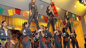 Die Show-Tanzgruppe Knaller GmbH des SV Meßkirch zeigt unter dem Motto „Heute wird gesprengt“ einen Tanz mit vielen Tänzerinnen und ...