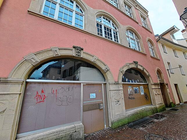 In der Kaufhausgasse öffnet wieder das Narrostüble &bdquo;Lumpenhund&ldquo;.