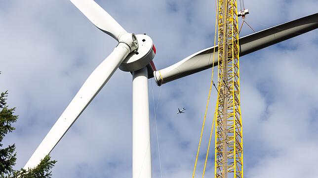 Beim Bau neuer Windräder kommt Baden-Württemberg nur langsam voran - bei den Genehmigungsanträgen gab es dagegen in letzter Zeit einen ...