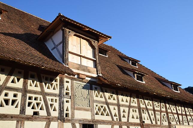 So sah die sanierte, historische Schloss-Torkel in Bodman im September 2019 von außen aus. Die Türen an der Dachluke fehlten noch.