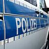 (Symbolbild) Der Täter flüchtete nach dem Überfall auf das Hotel. Zeugen werden gebeten, sich bei der Polizei zu melden.