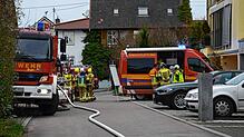 Freiwillige Feuerwehr, DRK-Schnelleinsatzgruppe und Polizei sind in den Mauthnerweg ausgerückt. Ein Bewohner hat bei Gartenarbeiten eine ...