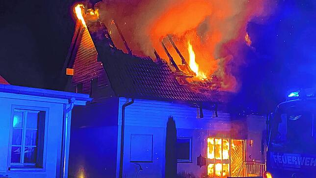 Kurz nach vier Uhr am frühen Montagmorgen wurde ein Feuer im Engener Stadtteil Bargen bemerkt.