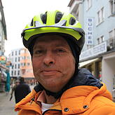 „Ich bin Pendler, fahre also täglich mit dem Rad in die Innenstadt. Radparkplätze sind rar in Friedrichshafen. Besonders zu ...