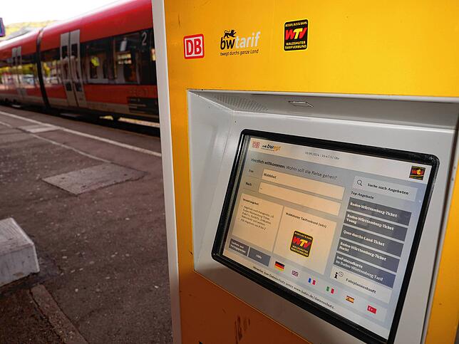 Auch der Verkauf von Einzelfahrkarten ist beim WTV mit Einführung des Deutschlandtickets enorm eingebrochen.