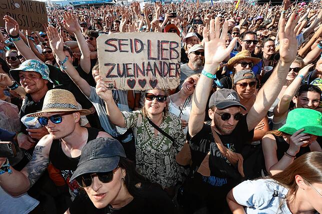 Bild 11: Southside 2023: Alle Bilder vom Wanda-Konzert