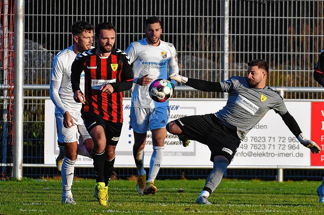 Bild 27: Spitzenreiter FSV Rheinfelden gelingt nur ein 1:1 gegen den SV 08 Laufenburg &ndash; und wir haben die Bilder!