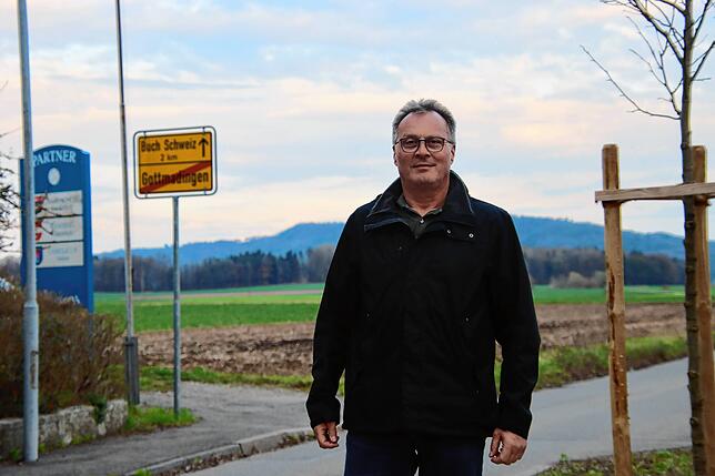 Der Gottmadinger Feuerwehrkommandant Stefan Kienzler kann heute wieder über die Grenze.