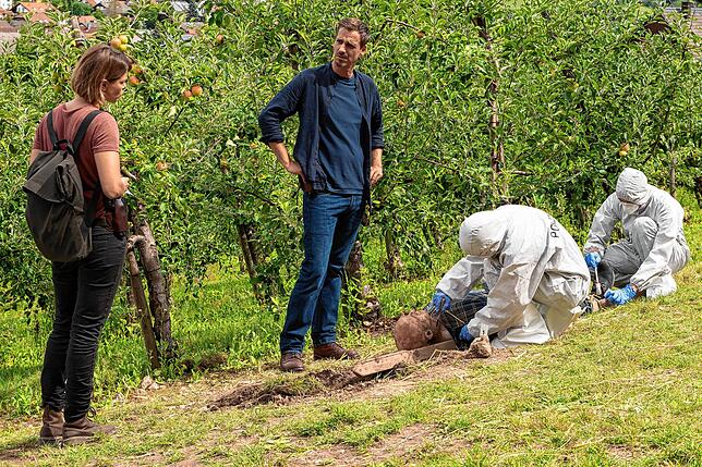Die Kommissare Maris Bächle (Jessica Schwarz) und Konrad Diener (Max von Thun) ermitteln im Schwarzwald.