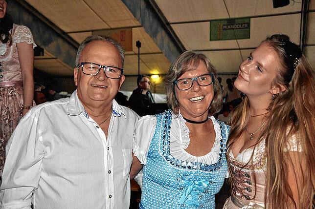 Bild 36: Vollgasstimmung war bei der Dirndl- und Lederhosenparty in Leimbach