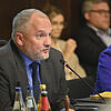 OB Martin Staab schildert im Gemeinderat den Haushalt 2020.