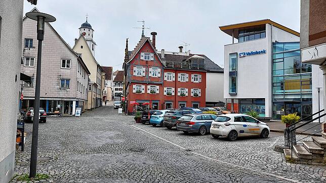 Der Saumarkt soll durch die Umgestaltung an Attraktivität gewinnen und die Aufenthaltsqualität gesteigert werden. Sechs Parkplätze ...