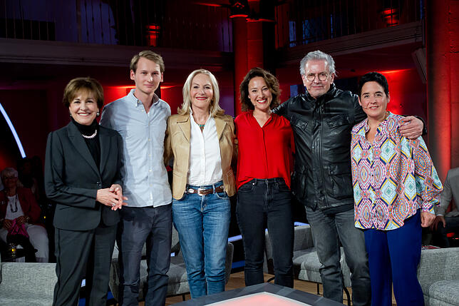Gaby Hauptmann (Dritte von links) und ihre Gäste bei der Premiere von „Talk am See“ (von links): Paola Felix, Max Herzog, ...