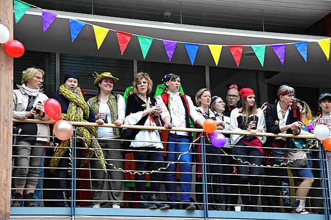 Bild 26: Fasnacht 2025: Hexen rollten im Villinger Landratsamt den roten Teppich aus - Die schönsten Bilder!